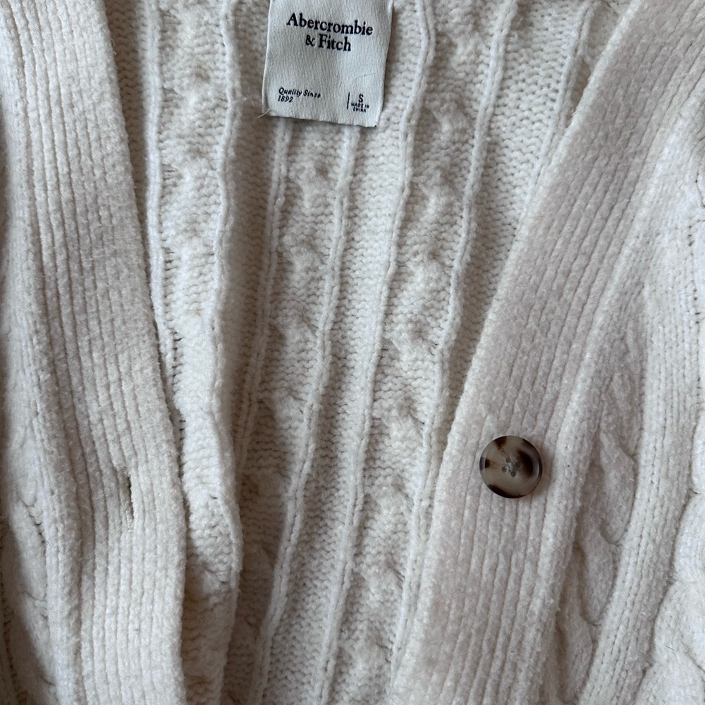 Abercrombie & Fitch Cream Cable Knit Cardigan - Picture 3 of 4